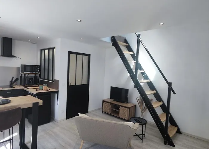 Studio Neuf Situe Au Coeur D\'Un Bourg Paisible