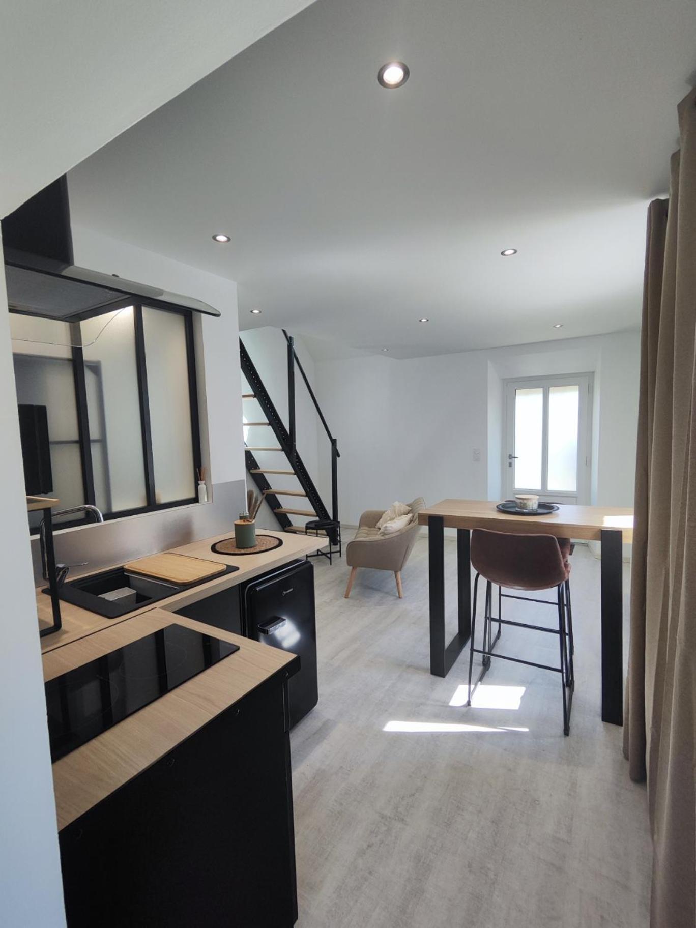 Neuf Situe Au Coeur D'un Bourg Paisible Apartment Pacé
